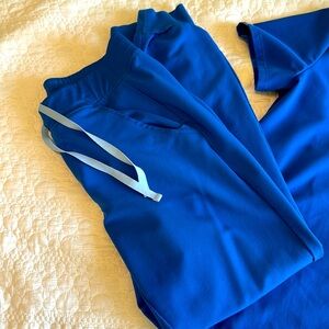 Figs scrubs XS Catarina top with small joggers, royal blue color USED